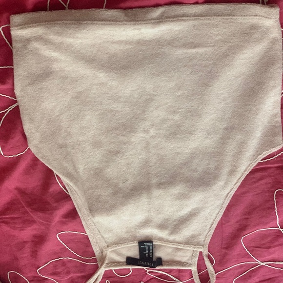 Pink halter crop top - Picture 2 of 2